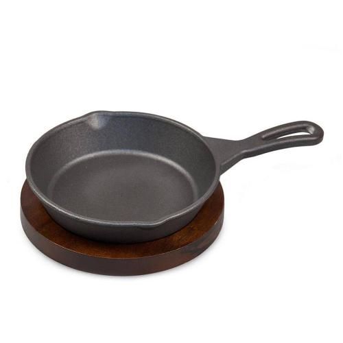 Aluminum black frying pan (16*3,5 cm) for serving on a wooden stand, P.L. Proff