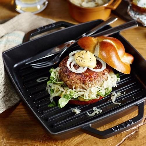 28x28 cm cast iron grill pan Staub black